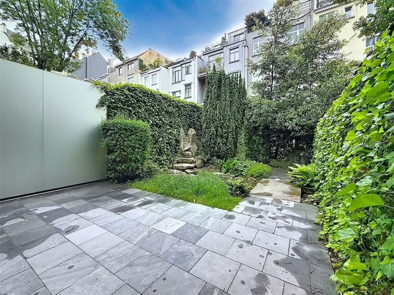 Atypical back house out of the ordinary