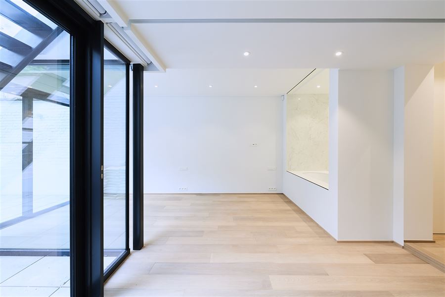 Exceptional triplex with garden