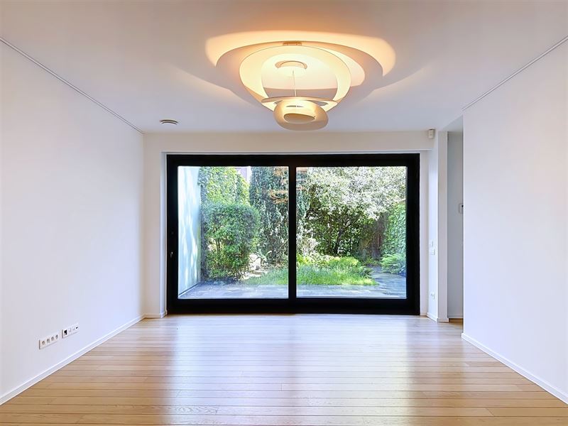 Atypical back house out of the ordinary