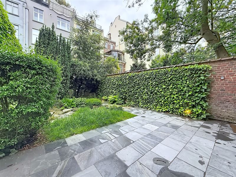 Atypical back house out of the ordinary