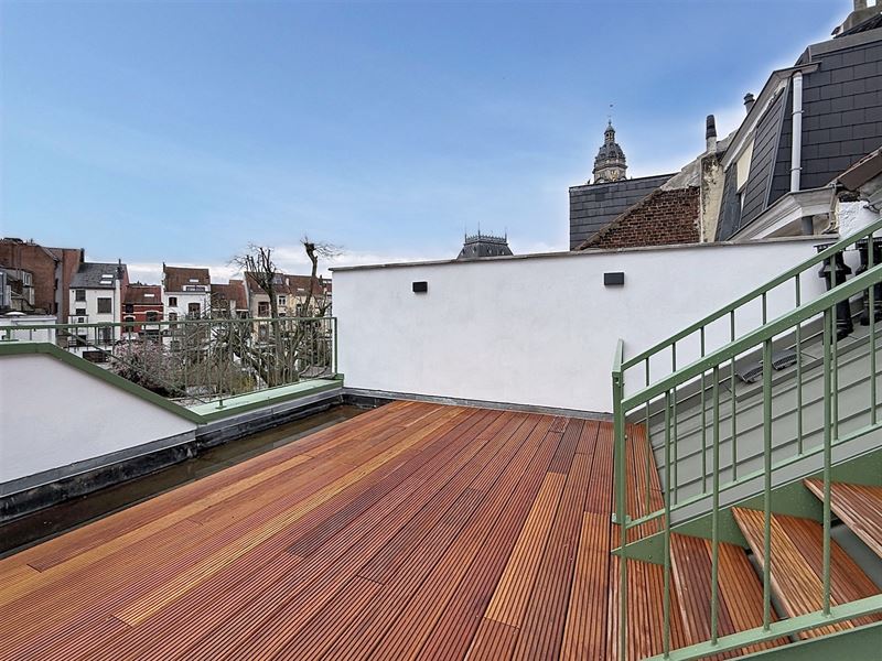 Duplex avec belle terrasse renové comme neuf