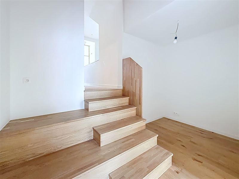 Duplex avec belle terrasse renové comme neuf