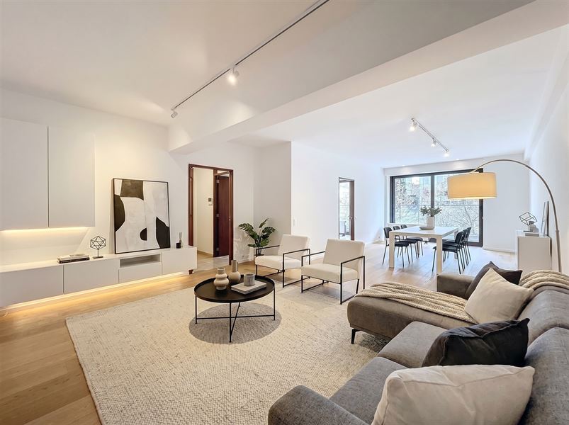Mooi, licht en gerenoveerd appartement met 3 slaapkamers en terrassen