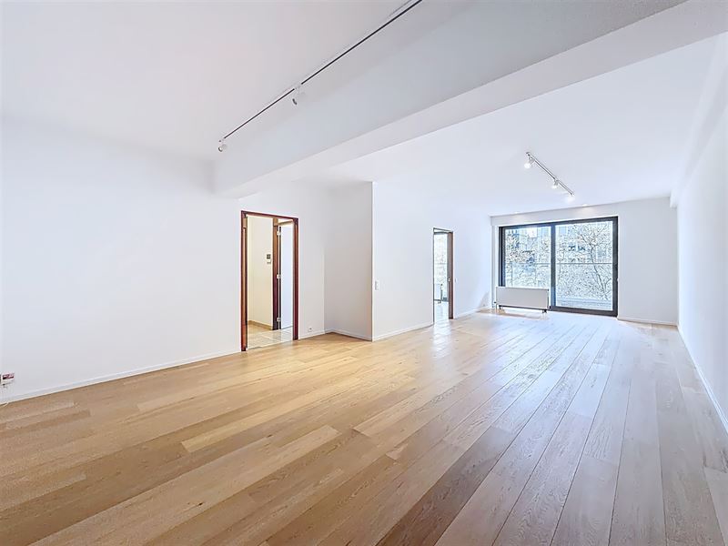Mooi, licht en gerenoveerd appartement met 3 slaapkamers en terrassen