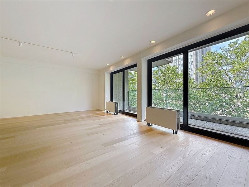 Grand appartement rénové 4 chambres et terrasses
