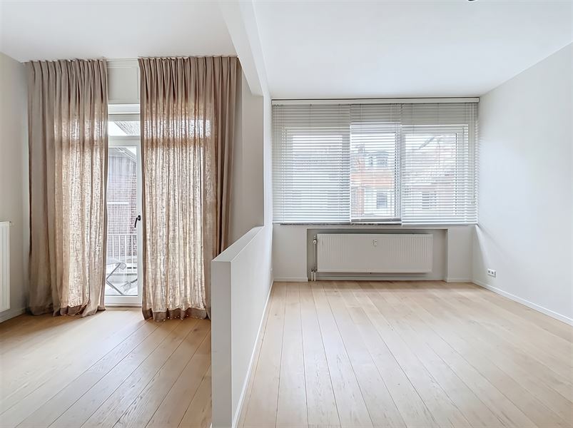 Appartement complètement rénové rez de chaussée