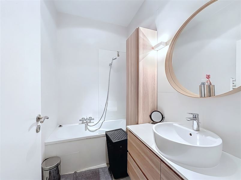 Appartement complètement rénové rez de chaussée