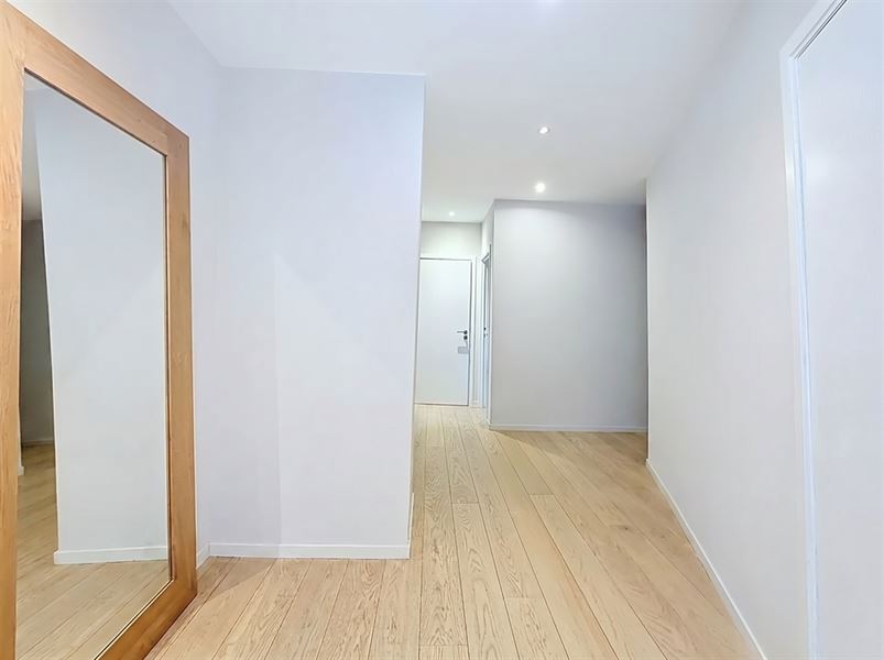 Appartement complètement rénové rez de chaussée