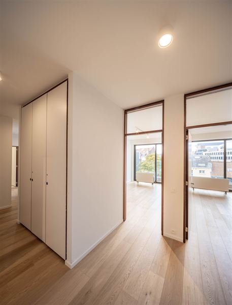 Grand appartement rénové 4 chambres et terrasses
