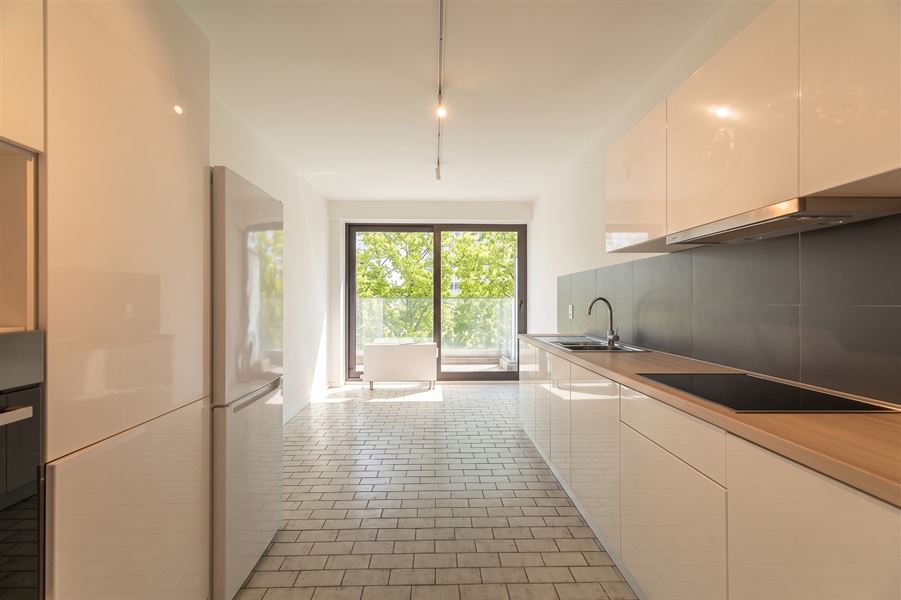 Ruim gerenoveerd 4-slaapkamerappartement met terrassen
