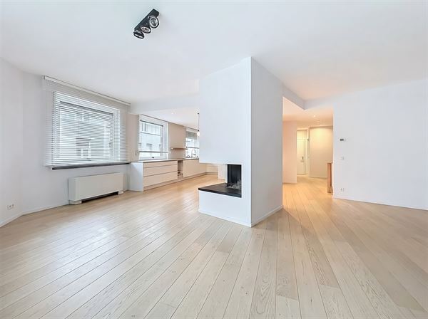 Appartement complètement rénové rez de chaussée