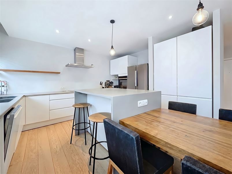 Appartement complètement rénové rez de chaussée