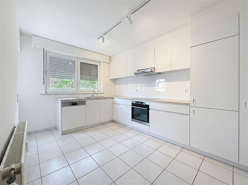Maison lumineuse avec garage et jardin