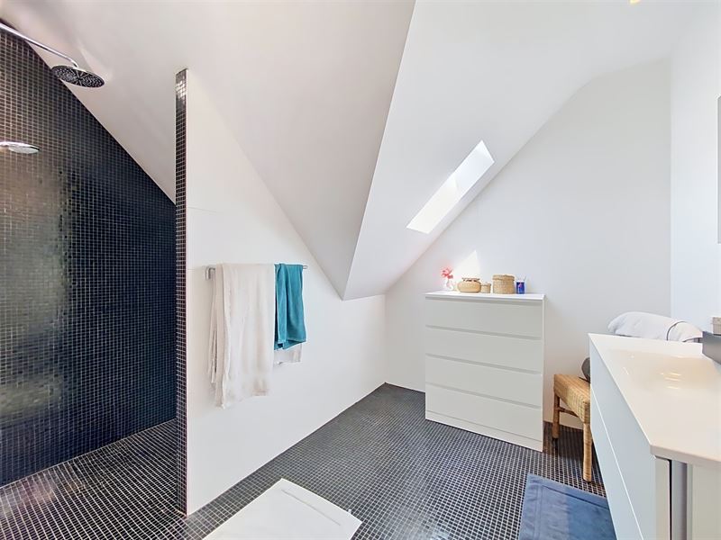 Villa 323m² habitables, sur un terrain de 4500m²