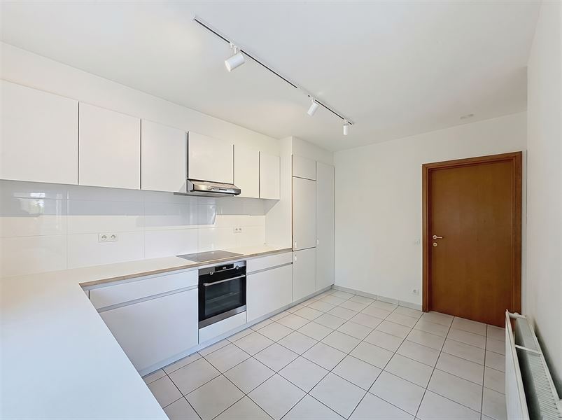 Maison lumineuse avec garage et jardin