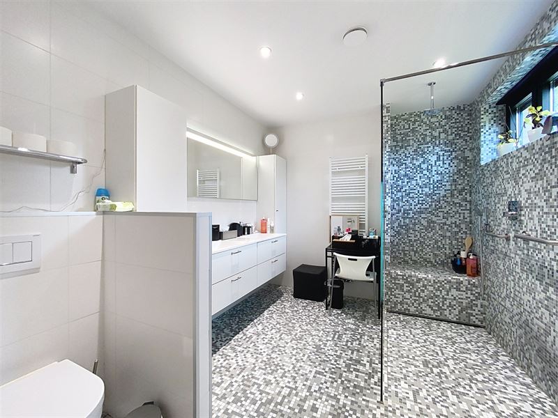 Villa 323m² habitables, sur un terrain de 4500m²