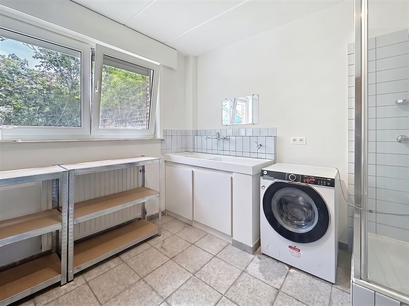 Maison lumineuse avec garage et jardin