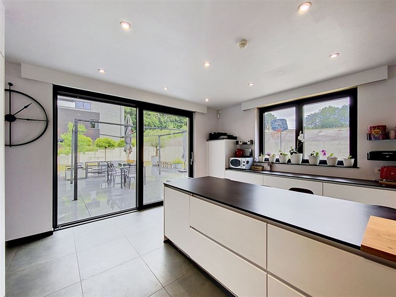 Villa 323m² habitables, sur un terrain de 4500m²