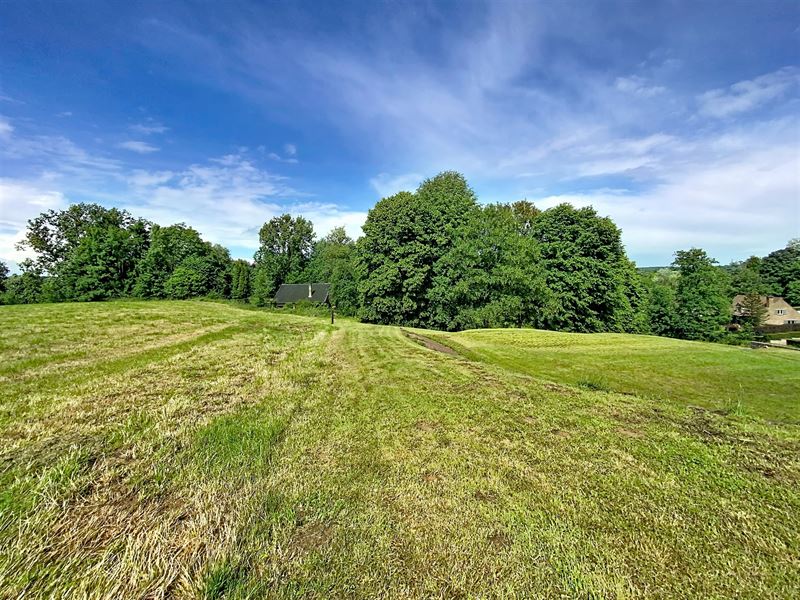 Villa 323m² habitables, sur un terrain de 4500m²