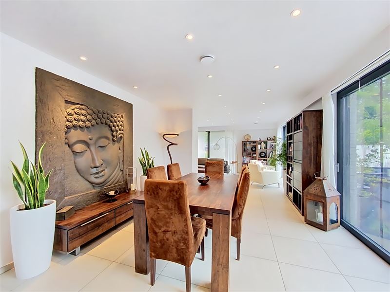 Villa 323m² habitables, sur un terrain de 4500m²