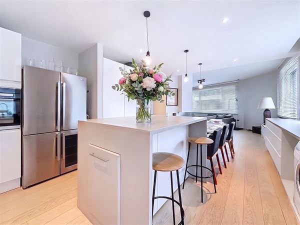 Appartement complètement rénové rez de chaussée