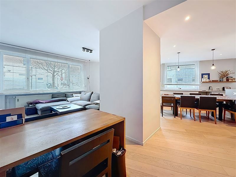 Appartement complètement rénové rez de chaussée