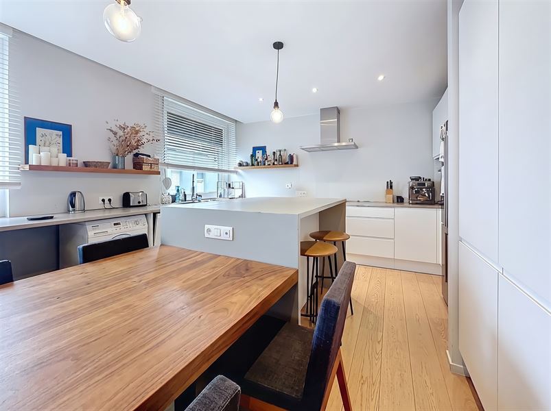 Appartement complètement rénové rez de chaussée