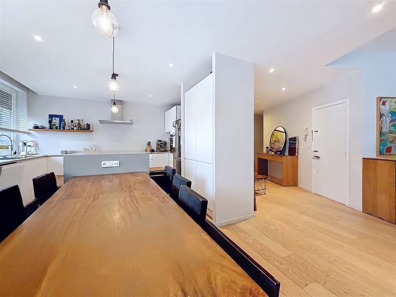 Appartement complètement rénové rez de chaussée