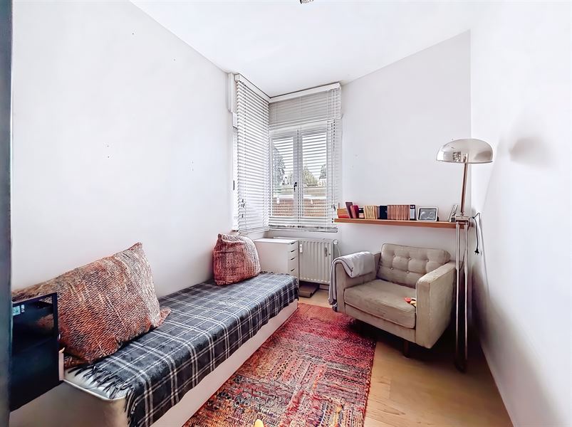 Appartement complètement rénové rez de chaussée