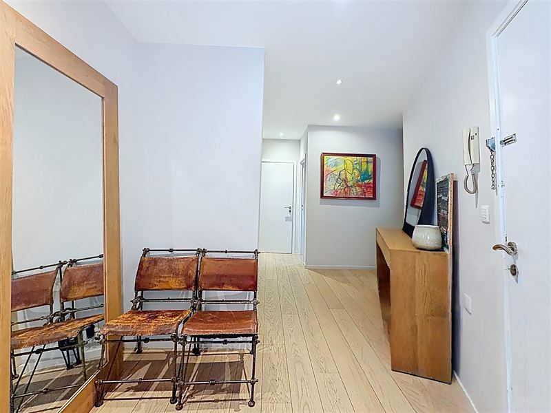 Appartement complètement rénové rez de chaussée