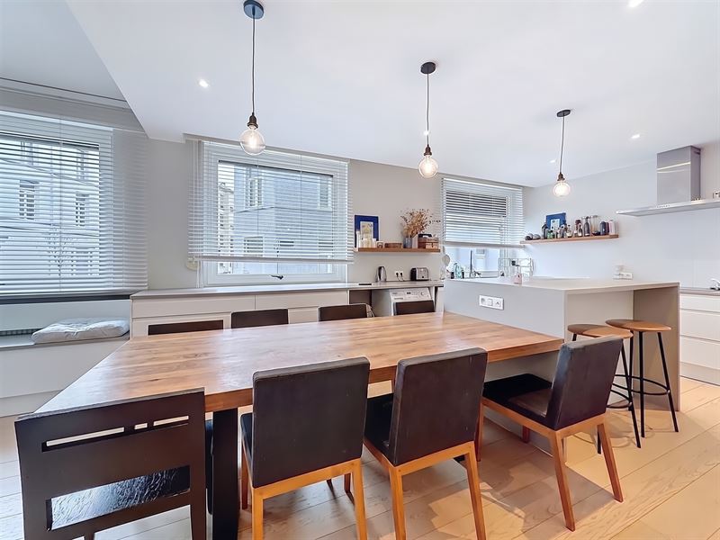 Appartement complètement rénové rez de chaussée