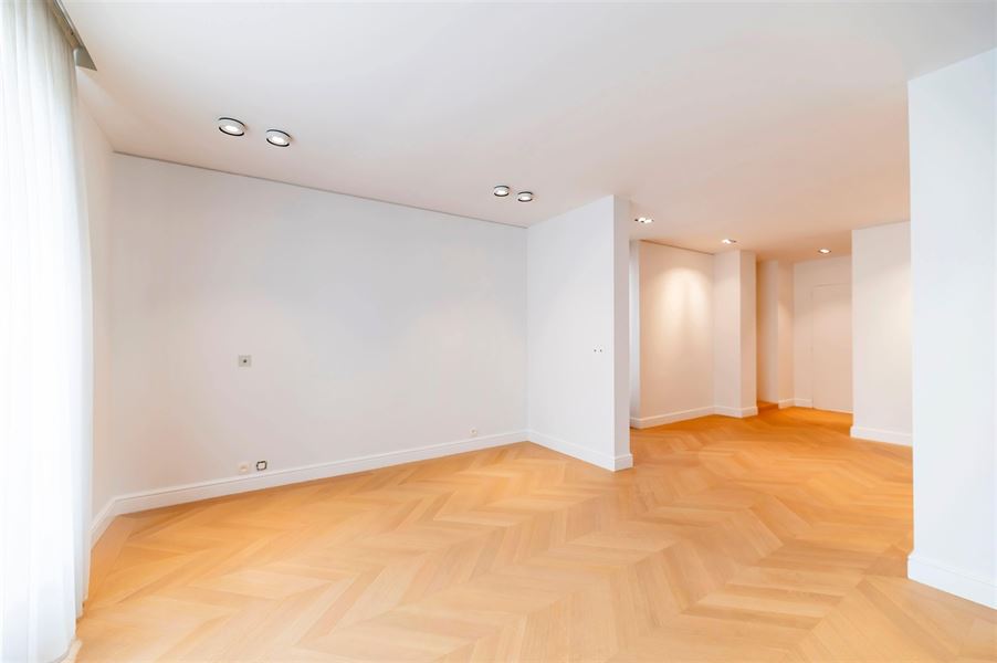 Apartment on Jardin du Roi
