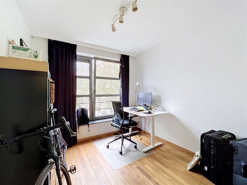 Appartement avec belle terrasse quartier Louise