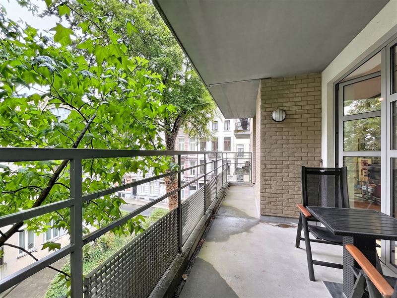 Appartement met mooi terras in de Louizawijk
