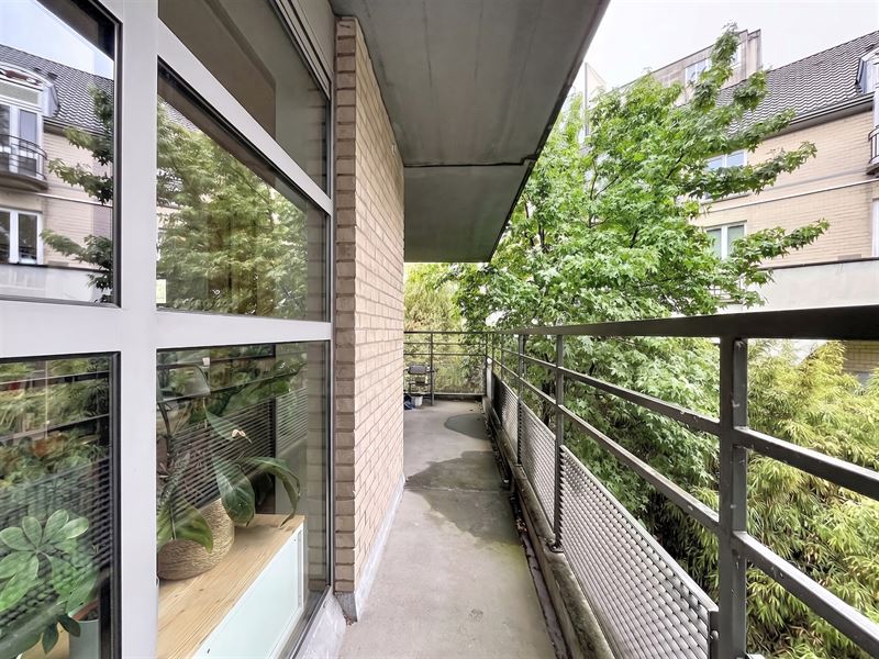 Appartement avec belle terrasse quartier Louise