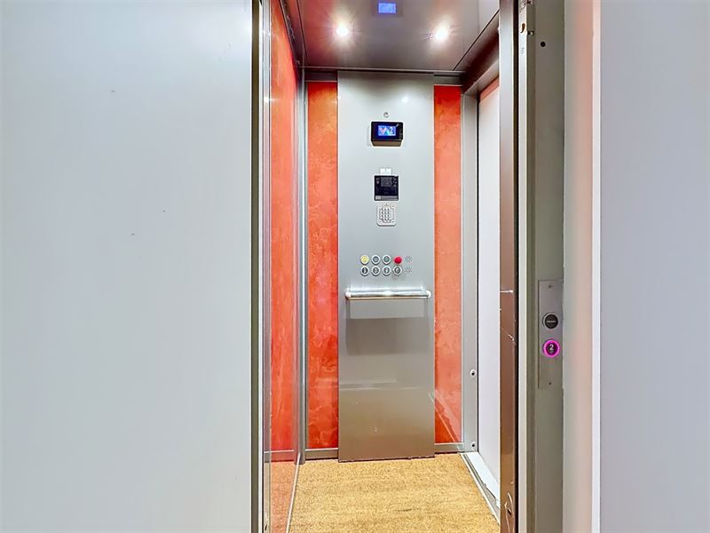 Spacieuse maison hyper lumineux avec ascenseur