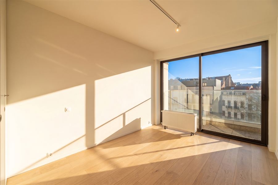 EU/Centre: Beautiful renovated apartment with terraces