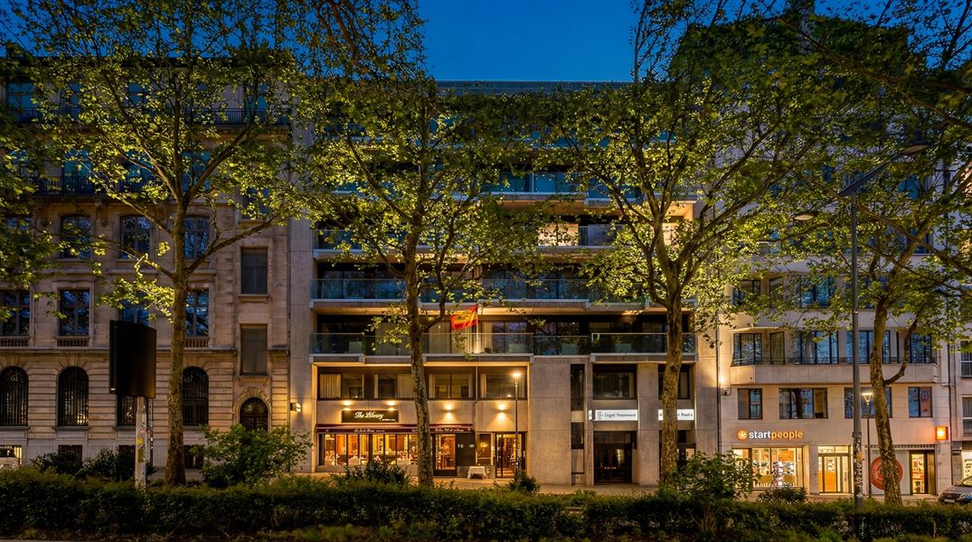 EU/Centre: Beautiful renovated apartment with terraces