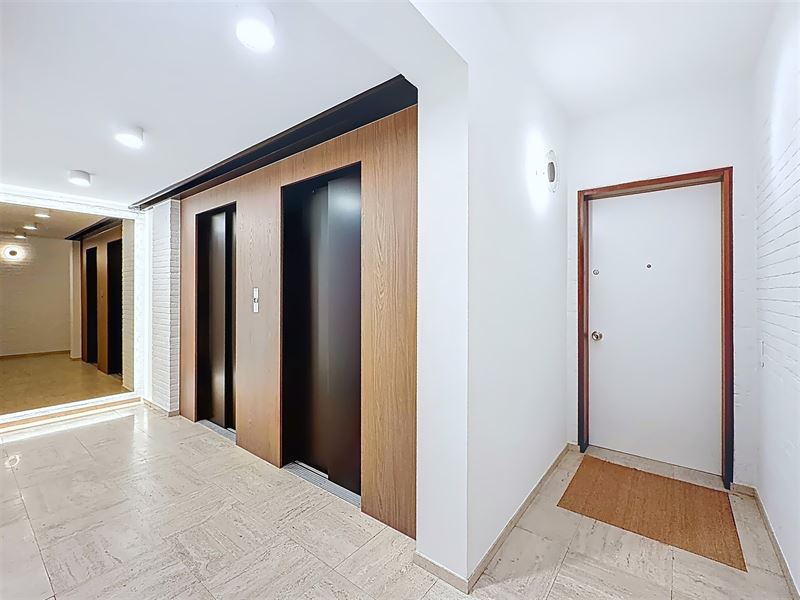 EU/Centre: Beautiful renovated apartment with terraces