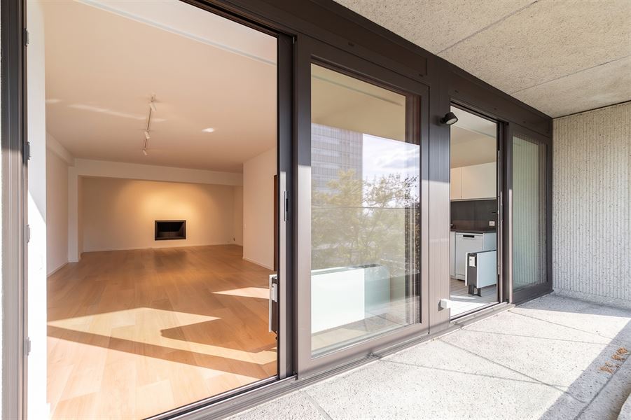 EU/Centre: Beautiful renovated apartment with terraces