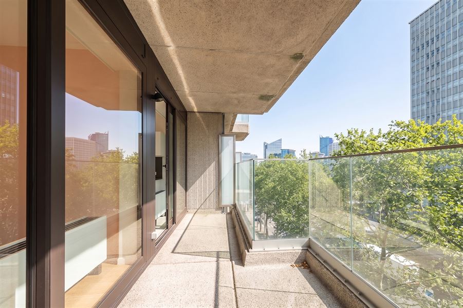 EU/Centre: Beautiful renovated apartment with terraces