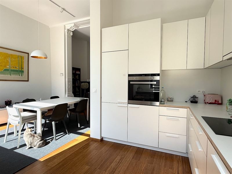 Gerenoveerd duplex begane grond appartement met tuin