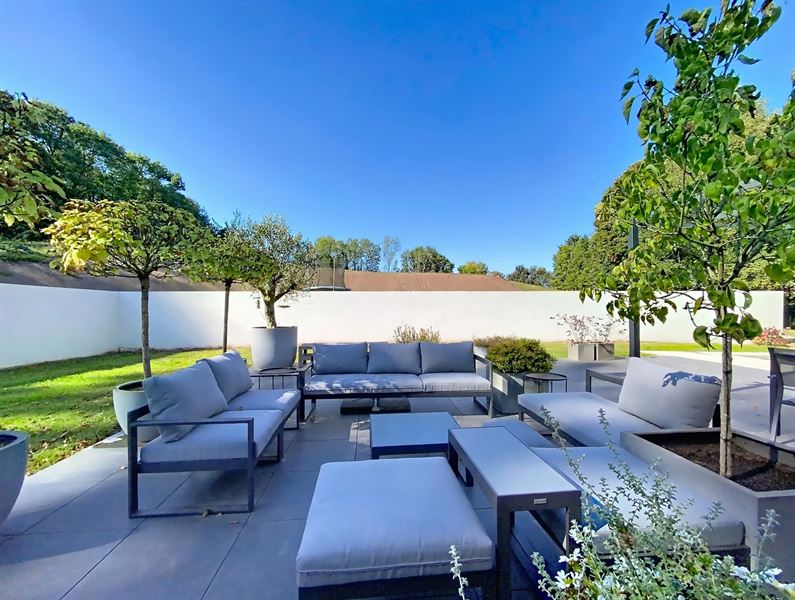 Villa 323m² habitables, sur un terrain de 4500m²
