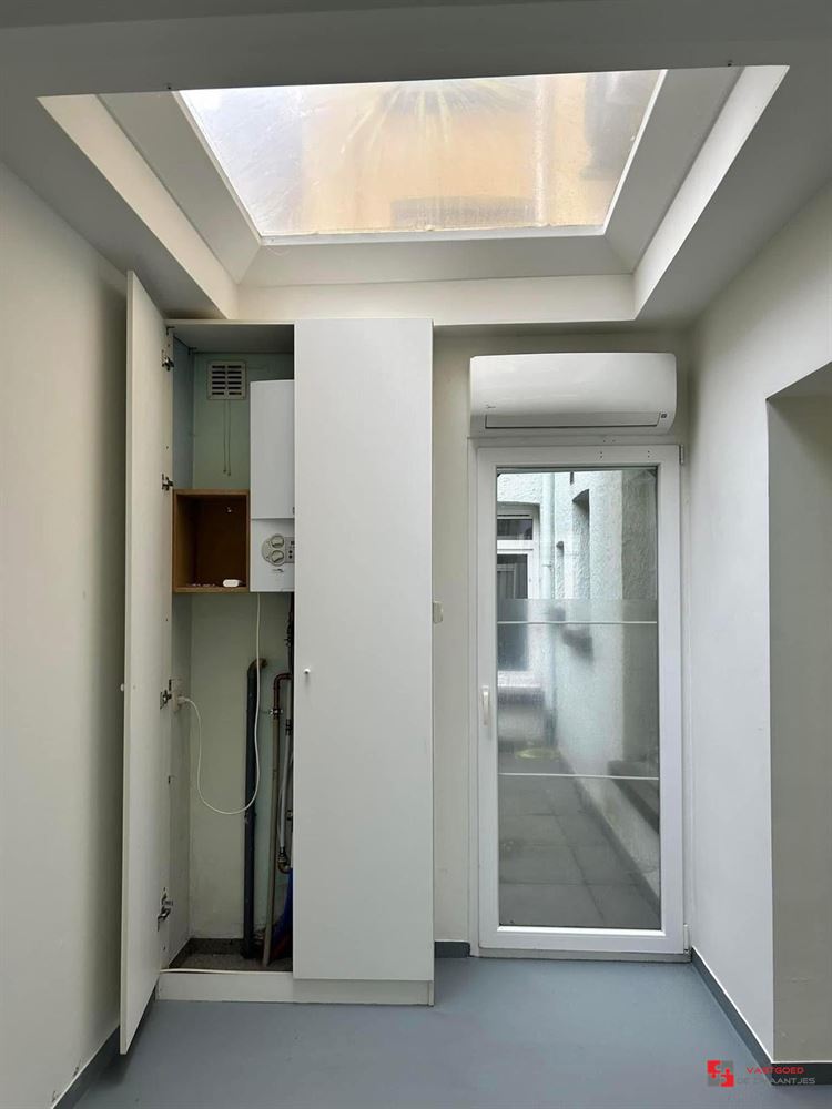 Foto 7 : Winkelruimte te 2600 BERCHEM (België) - Prijs € 1.300
