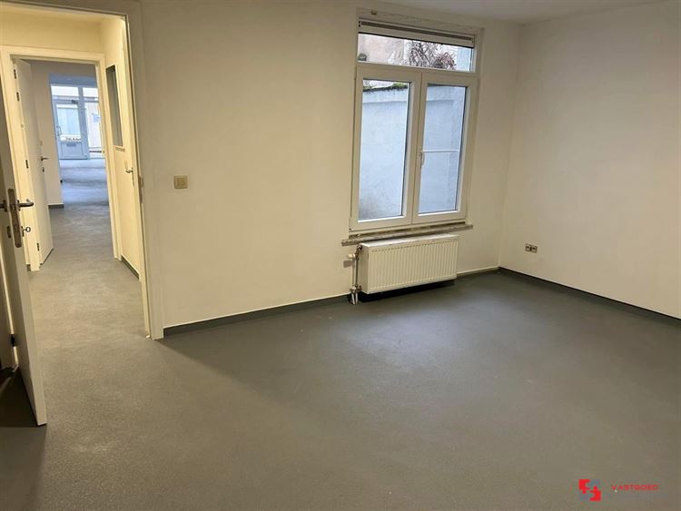 Foto 6 : Winkelruimte te 2600 BERCHEM (België) - Prijs € 1.300