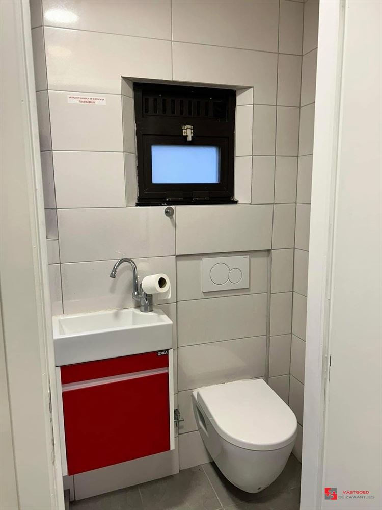 Foto 4 : Winkelruimte te 2600 BERCHEM (België) - Prijs € 1.300