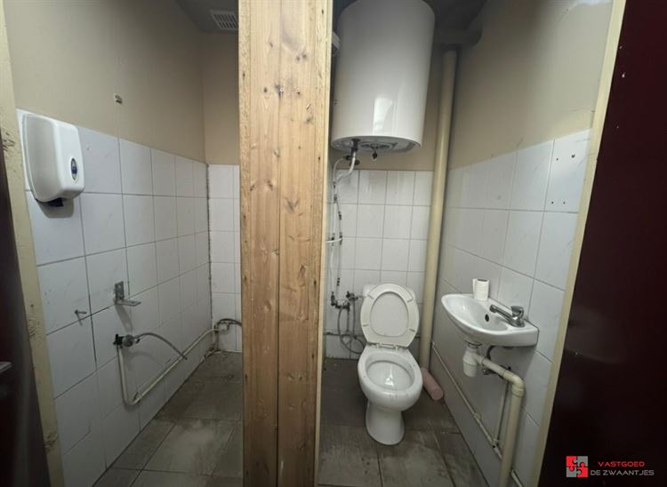 Foto 8 : Winkelruimte te 2610 WILRIJK (België) - Prijs &euro; 950