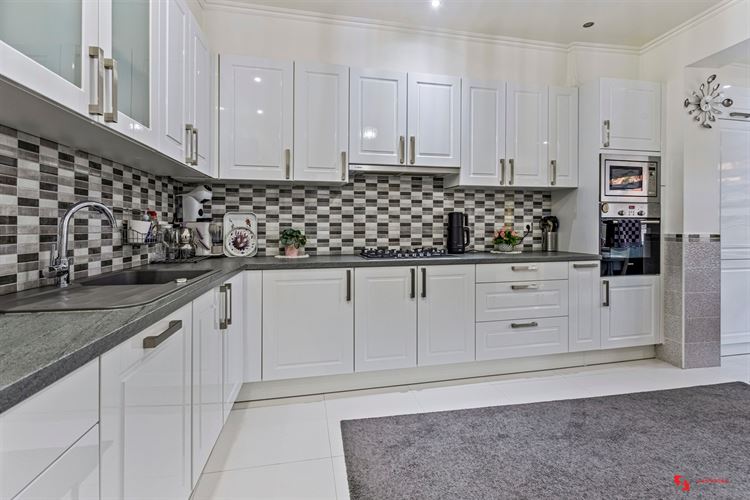 Foto 20 : Appartement te 2660 HOBOKEN (België) - Prijs &euro; 335.000