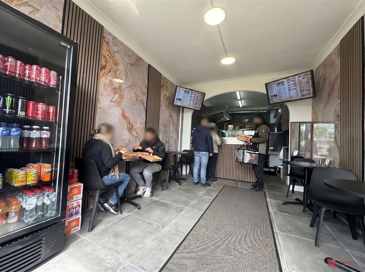 Foto 2 : Winkelruimte te 2018 ANTWERPEN (België) - Prijs &euro; 135.000