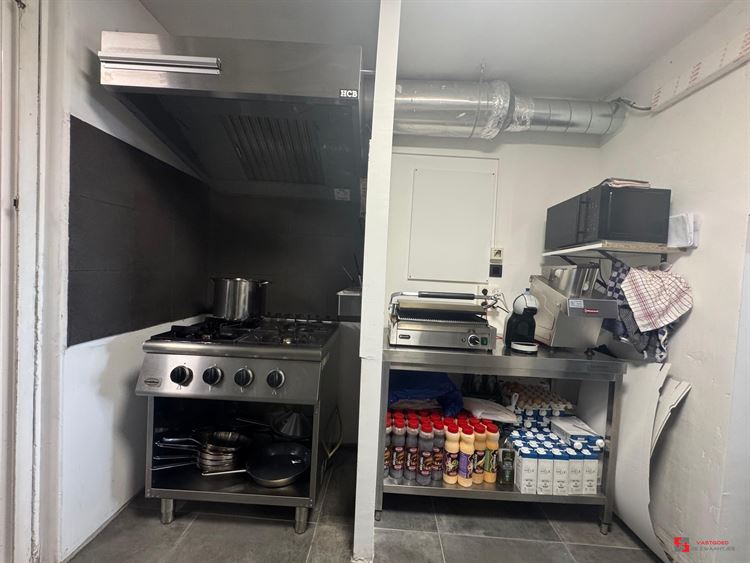 Foto 7 : Winkelruimte te 2018 ANTWERPEN (België) - Prijs &euro; 135.000